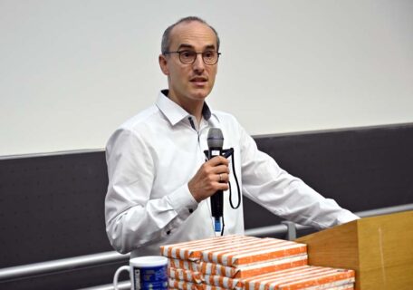 Juror der Chemie, Prof. Dr. Julien Bachmann (FAU) (Foto: Harald Sippel / FAU)