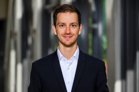 Dr. Tobias Weitz wurde für seine Dissertation zum Thema „Mit ultrakurzen Laserimpulsen zu blitzschnellen Computern“ in der Sektion Natur- und Technikwissenschaften ausgezeichnet. (Foto: Svea Pietschmann)