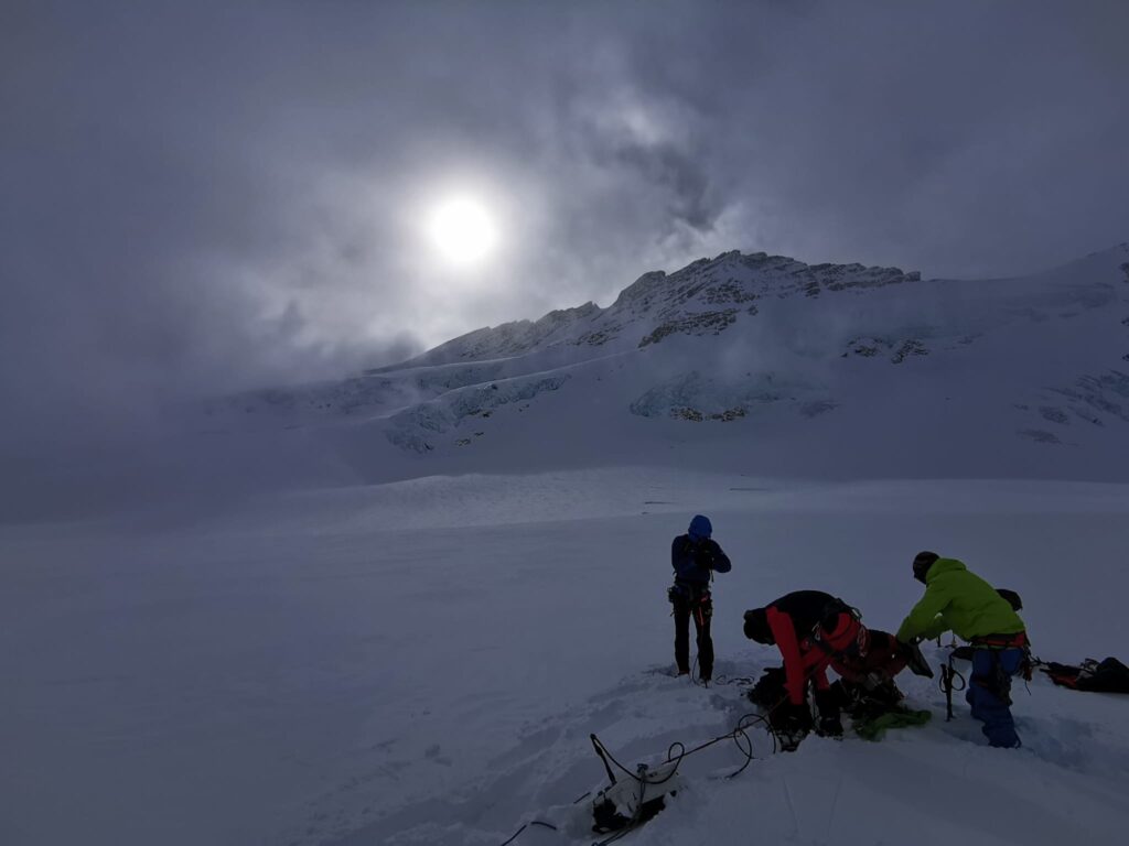 Feldforschung am Jungfraujoch, Alpen (Foto: T. Seehaus)